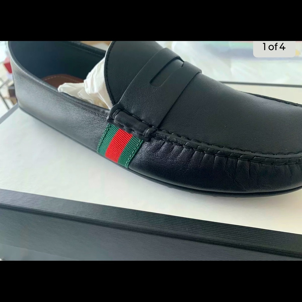 Unisex loafers.I’m a 10 and they fit but a bit too big. Simply stunning.